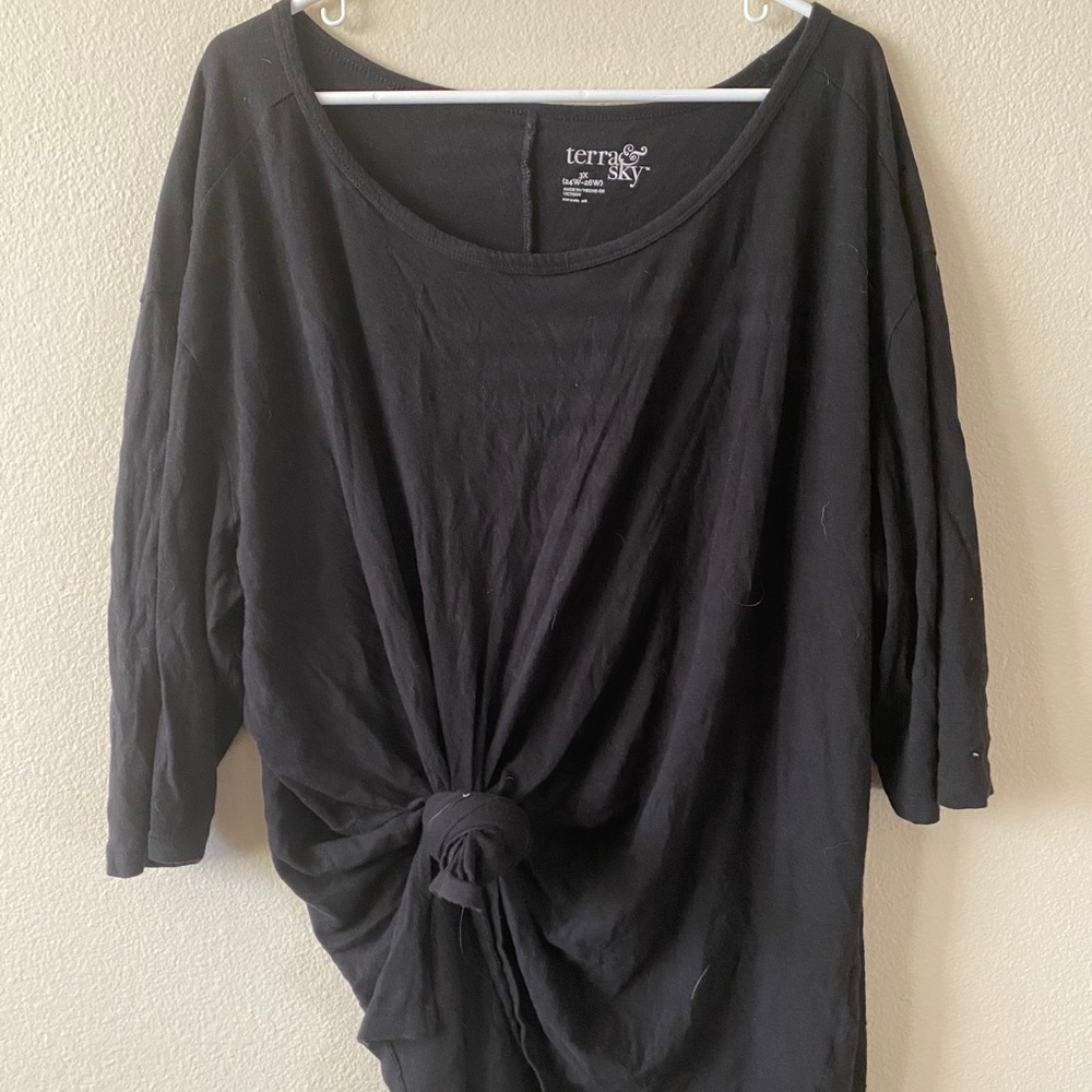 Simple black top